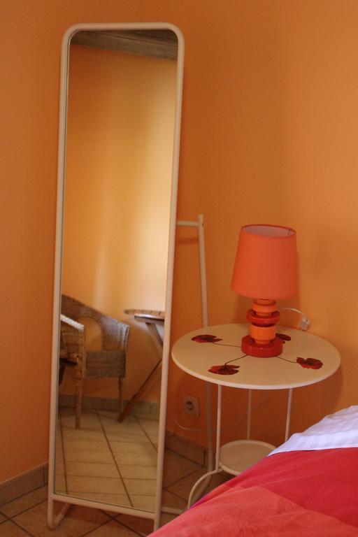 Bed and Breakfast Ferme De La Corbette Клюни Номер фото