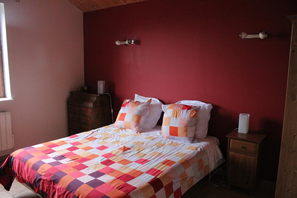 Bed and Breakfast Ferme De La Corbette Клюни Экстерьер фото