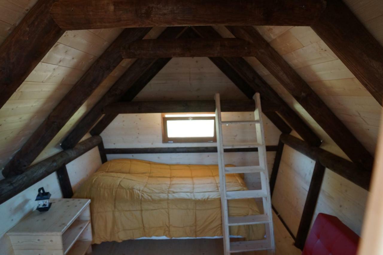 Bed and Breakfast Ferme De La Corbette Клюни Экстерьер фото